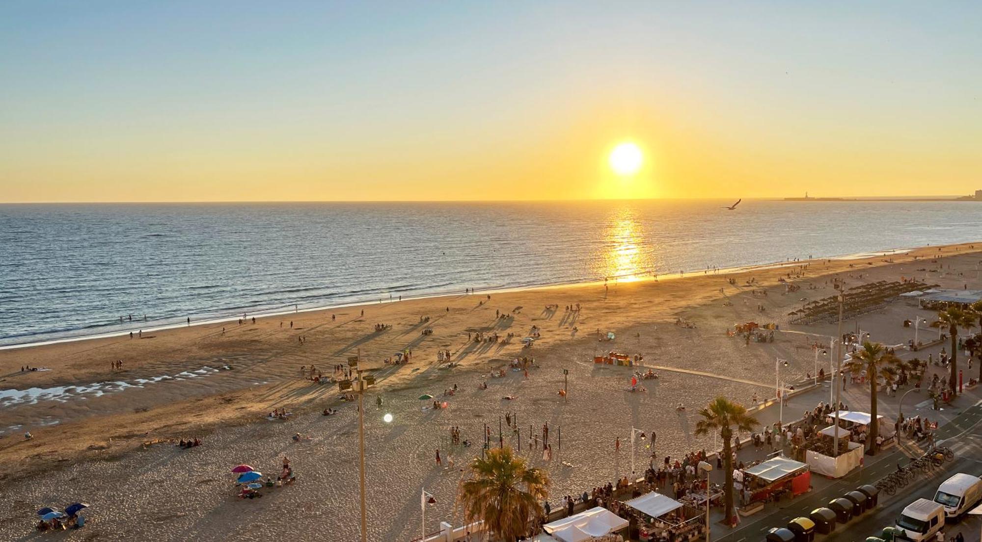 Sunset Victoria Beach Kadyks Zewnętrze zdjęcie