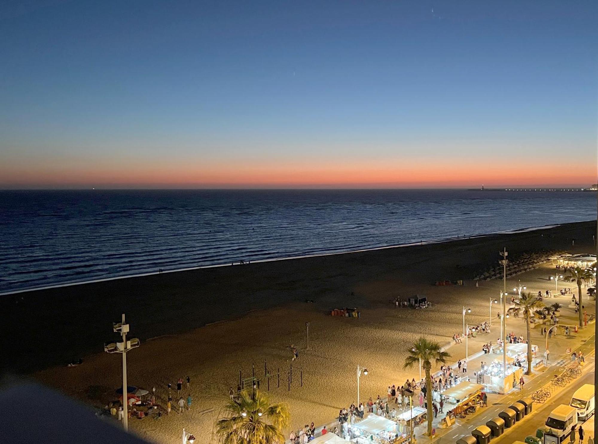 Sunset Victoria Beach Kadyks Zewnętrze zdjęcie